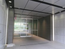 オフィスビル出入口