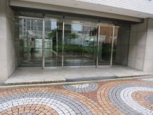 オフィスビル出入口