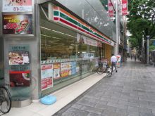 1階のセブンイレブン