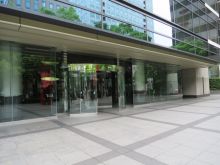 オフィスビル出入口