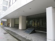 オフィスビル出入口