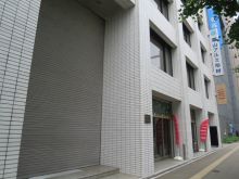 オフィスビル出入口