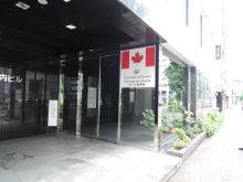 オフィスビル出入口