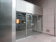 オフィスビル出入口