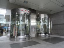 オフィスビル出入口