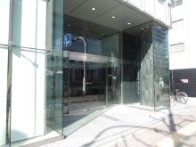 オフィスビル出入口