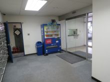 エントランス内部から