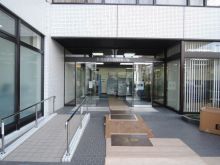 オフィスビル出入口