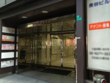 オフィスビル出入口