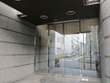 オフィスビル出入口