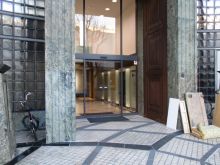 オフィスビル出入口