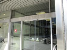 オフィスビル出入口