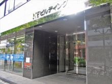 オフィスビル出入口