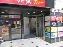 オフィスビル出入口