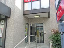 オフィスビル出入口