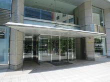 オフィスビル出入口