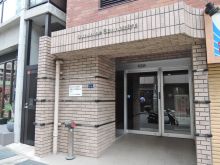 オフィスビル出入口