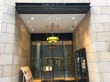 オフィスビル出入口