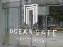 ネームプレート：OCEAN GATE みなとみらい