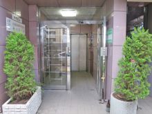 オフィスビル出入口