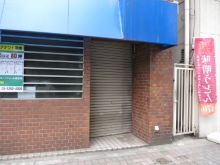 オフィスビル出入口