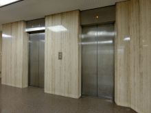 エレベーター(2基)