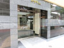 オフィスビル出入口