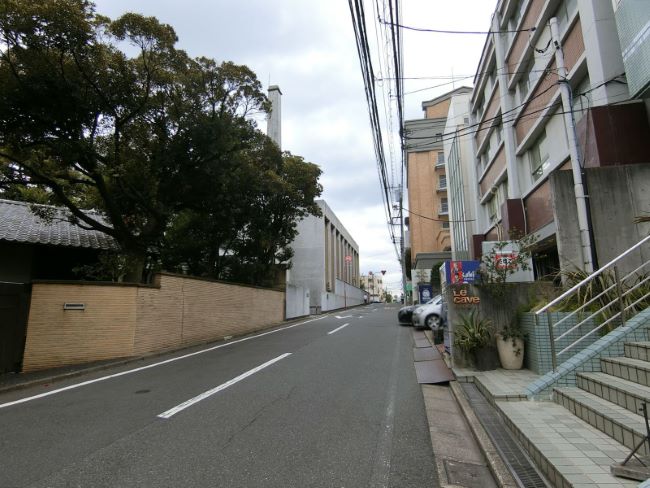 F93 Nanpeidai前面の通り
