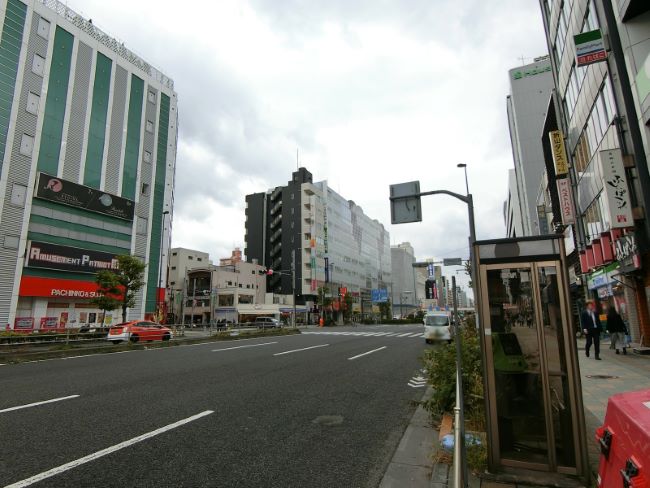 前面の京葉道路