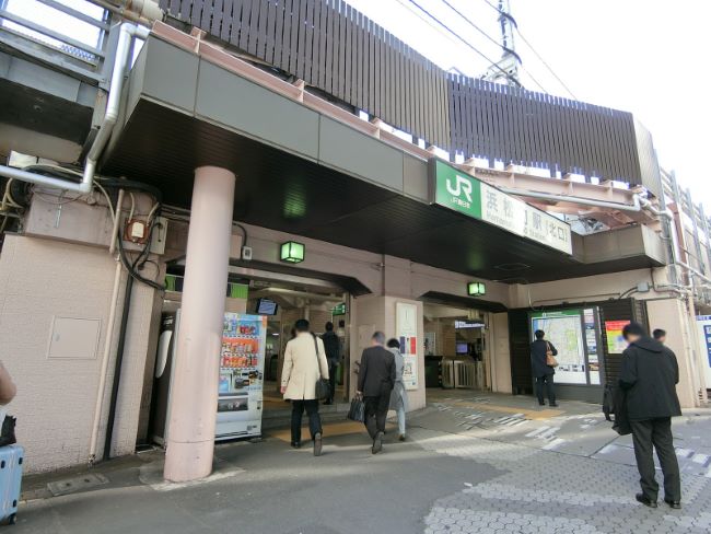 徒歩圏内の「浜松町駅」