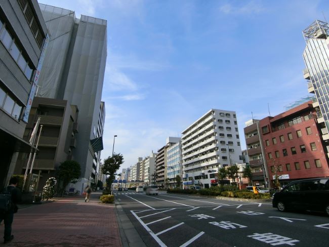 亀戸1棟貸しビル前面の京葉道路