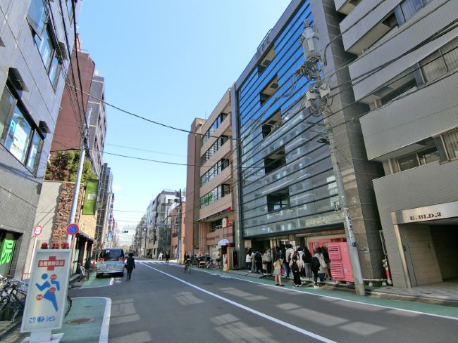 周辺は閑静なエリア