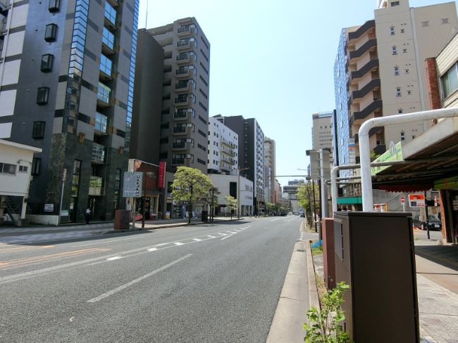 中村ビル前面の千葉街道