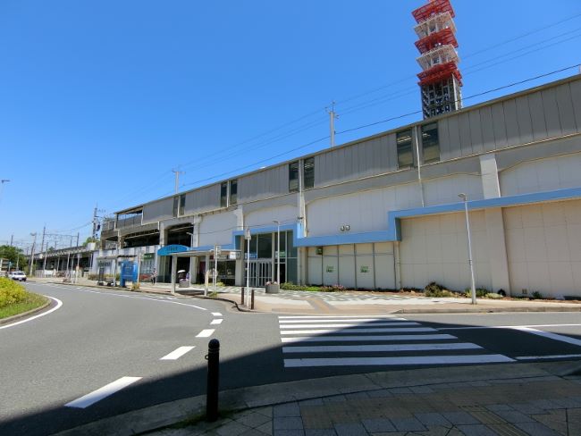 最寄りの「千葉みなと駅」