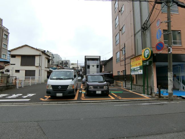 隣のコインパーキング