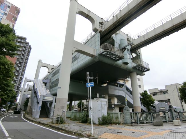 最寄りの「栄町駅」