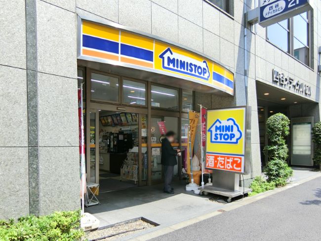 至近のミニストップ 新宿左門町店