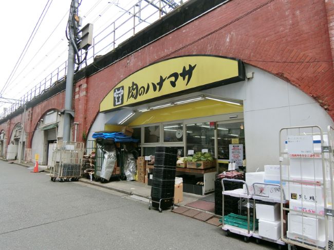 徒歩2分の肉のハナマサ神田店