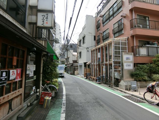 塙ビル裏渋谷通り