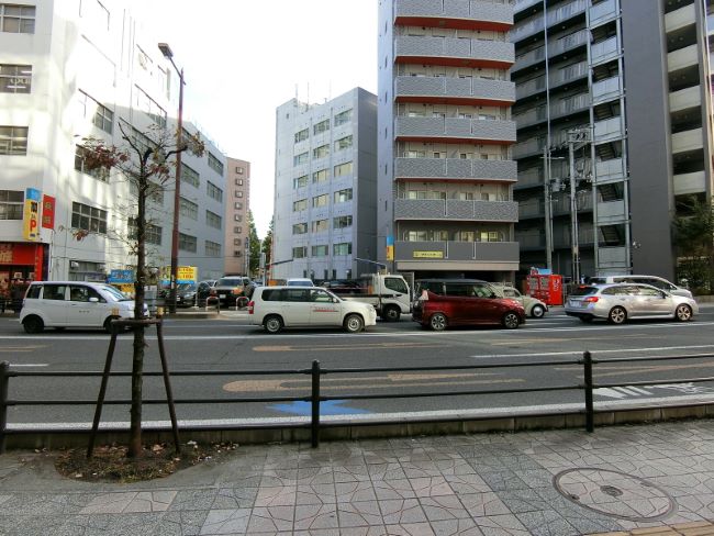 ハニックスビル前面の金華参道