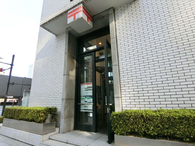 徒歩3分の東京中央郵便局