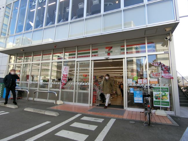 並びのセブンイレブン泉岳寺駅前店