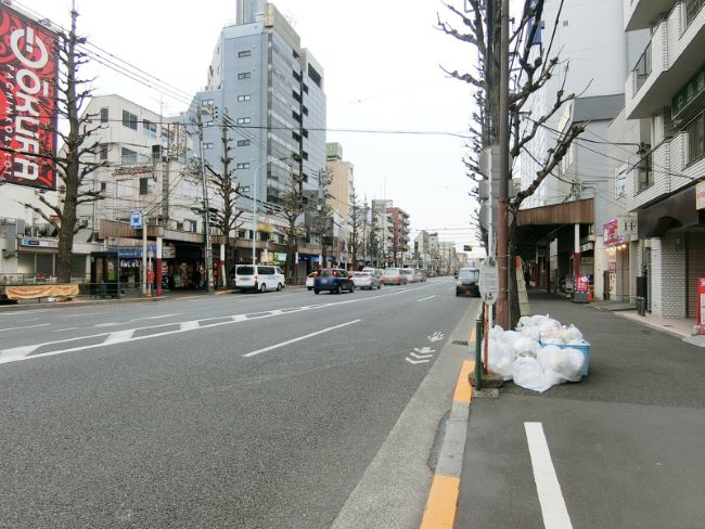 GSハイム新中野駅前前面の青梅街道