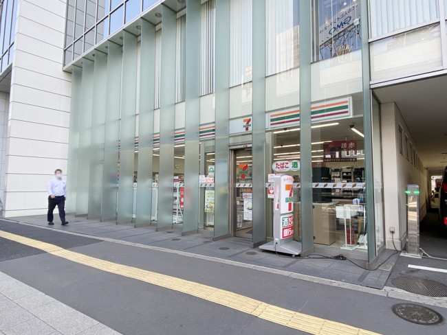 隣のセブン-イレブン渋谷南平台町店