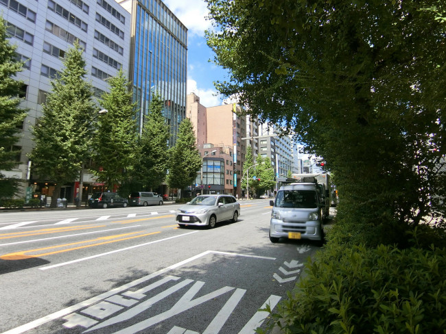 浜田ビルディング前面の中央通り
