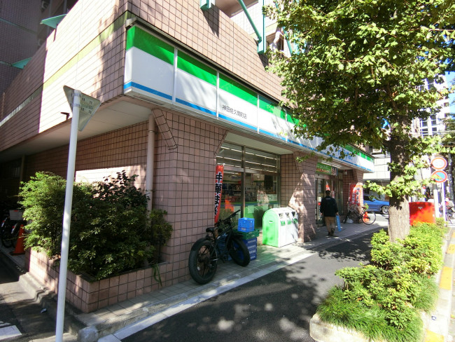 近くのファミリーマート 神田佐久間町店