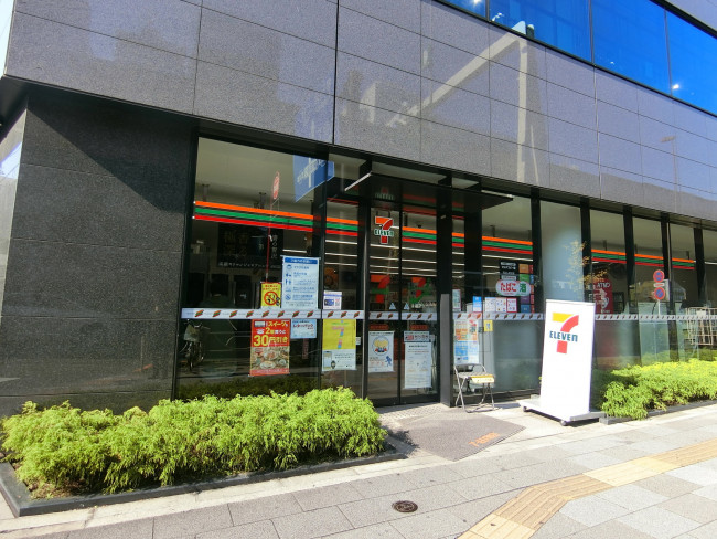 徒歩3分のセブンイレブン 神田岩本町店