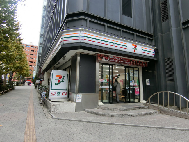 徒歩1分のセブンイレブン 西新宿NTTビル店
