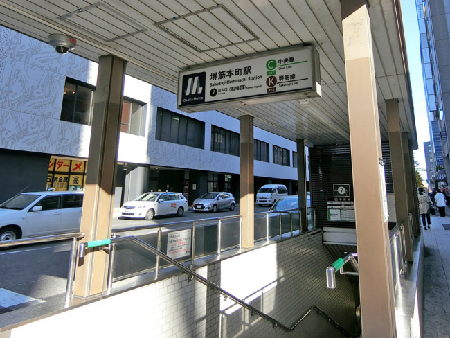 最寄りの「堺筋本町駅」