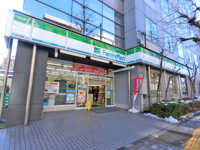 至近のファミリーマート 江戸川橋駅西店